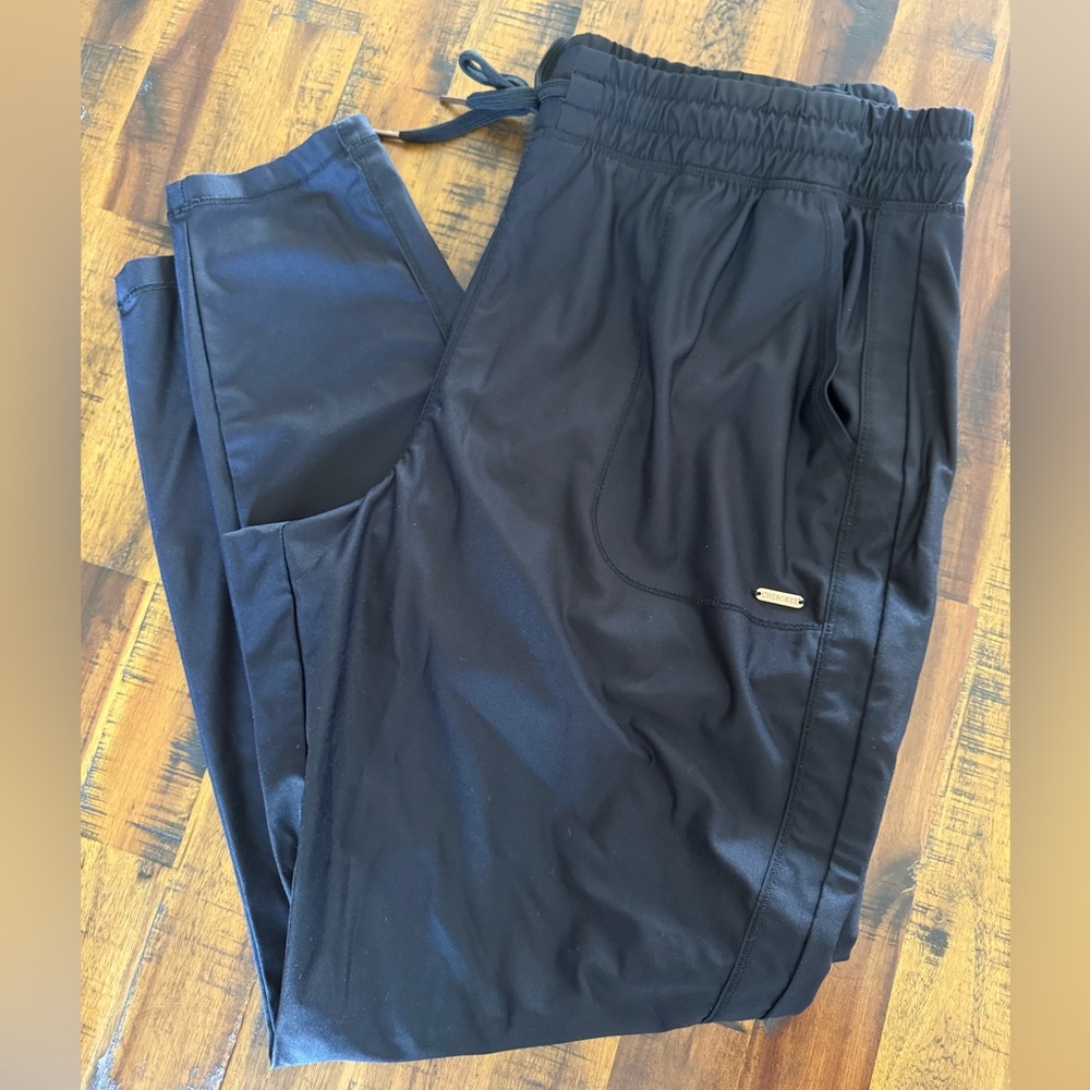 Cherokee Form Scrub Pant